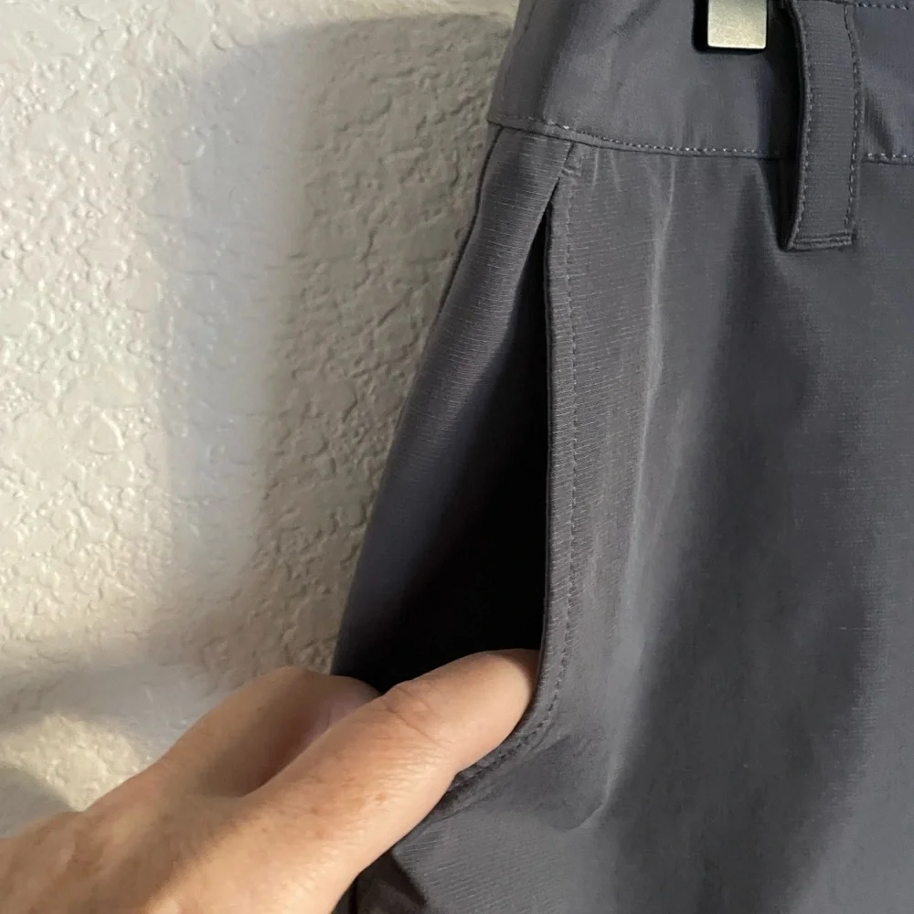 Banana Republic Men’s Flat Front Active Short‎s 34 Grey